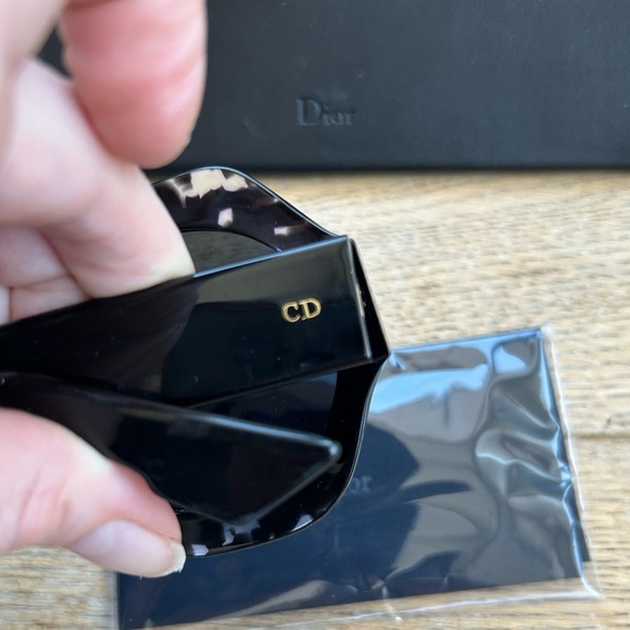 Dior Spirit Sunglasses - Picture 5 of 11